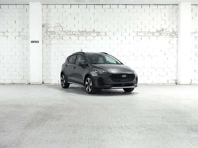 Usado Ford Fiesta Active 125 CV (91 kW) 2023 Gris Utilitario