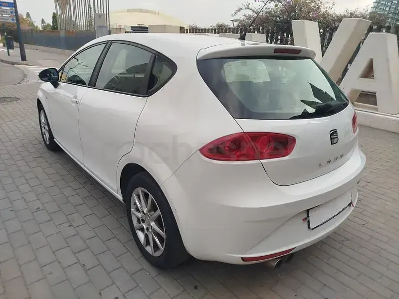 Usado Seat Leon Copa 105 CV (77 kW) 2013 Blanco Berlina