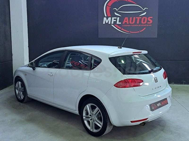 Käytetty Seat Leon Copa 105 HP (77 kW) 2012 Valkoinen Sedan