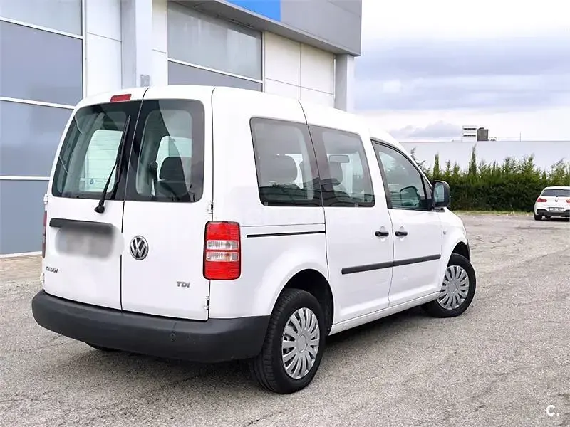Usado VW Caddy Trendline 75 CV (55 kW) 2012 Blanco Monovolumen