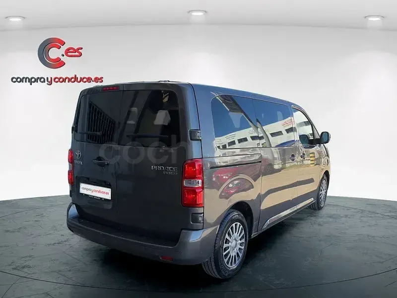 Usado Toyota Proace Verso 116 CV (85 kW) 2018 Gris / plata Familiar