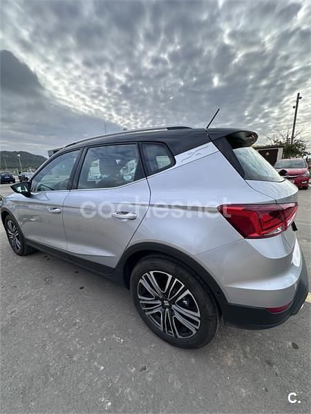 Usado Seat Arona FR 110 CV (80 kW) 2024 Gris / plata SUV