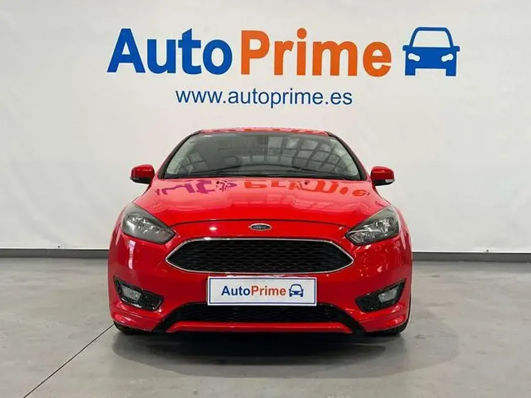 Usado Ford Focus Sport 125 CV (91 kW) 2016 Rojo Berlina