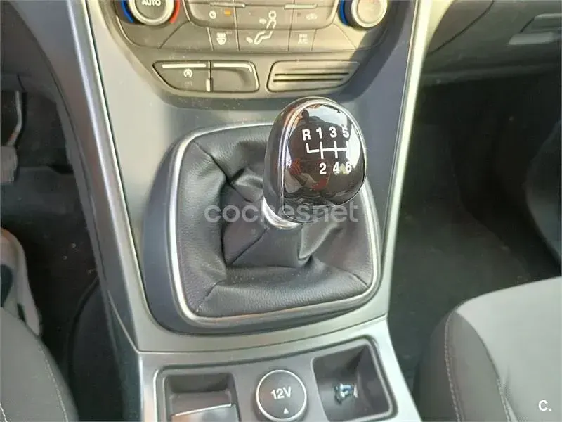 Usado Ford Kuga Trend 150 CV (110 kW) 2016 Blanco SUV