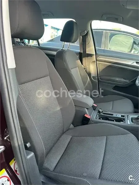 Usado VW Golf VII Business 115 CV (84 kW) 2017 Granate Berlina