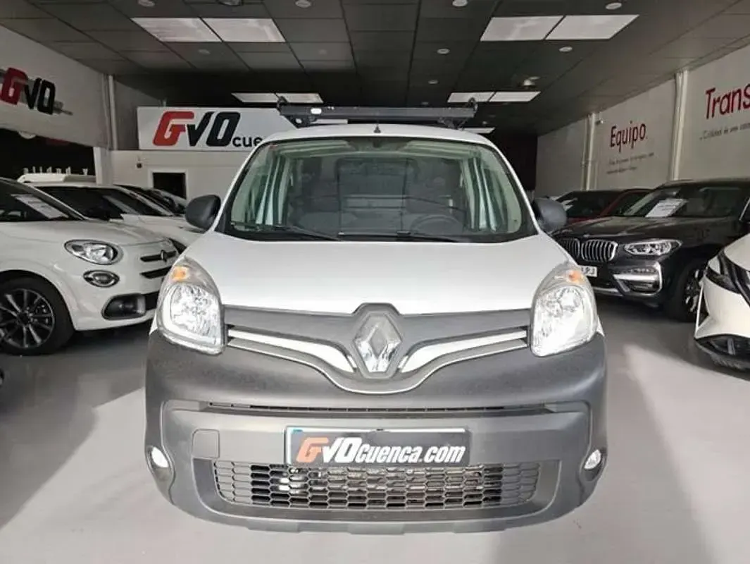 Usado Renault Kangoo Expression 64 CV (47 kW) 2018 Blanco Monovolumen
