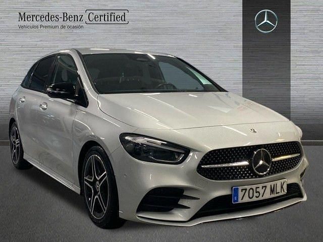 Usado Mercedes B200 AMG line 150 CV (110 kW) 2023 Plata iridio Utilitario