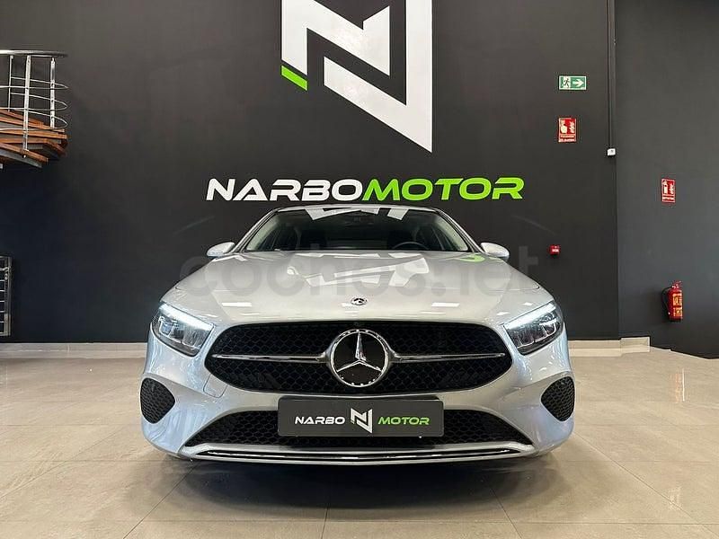 Usado Mercedes A200 150 CV (110 kW) 2025 Gris / plata Berlina