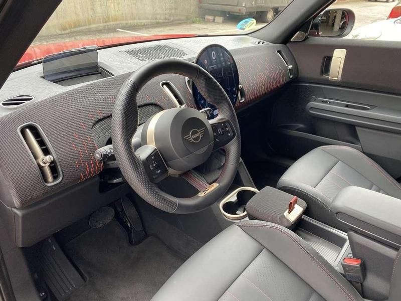 Usado Mini John Cooper Works 218 CV (160 kW) 2025 Rojo Utilitario
