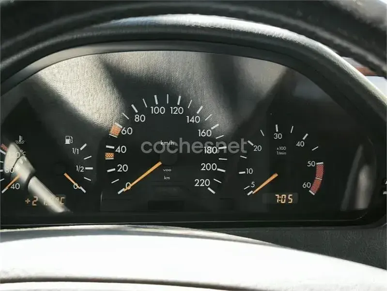Usado Mercedes C250 Elegance 150 CV (110 kW) 2000 Azul Berlina
