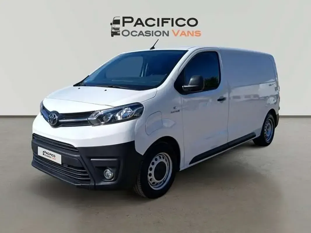 Usado Toyota Proace 100 kW (136 CV) 2022 Blanco Monovolumen