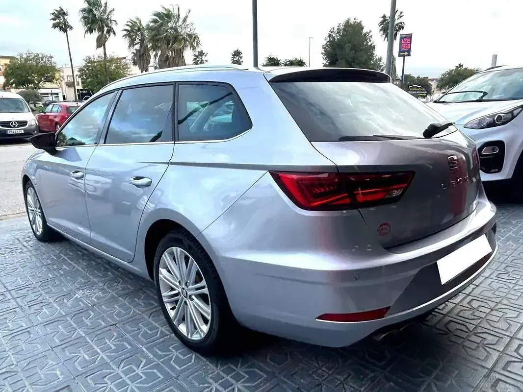 Usado Seat Leon ST XCELLENCE 150 CV (110 kW) 2020 Blanco Familiar