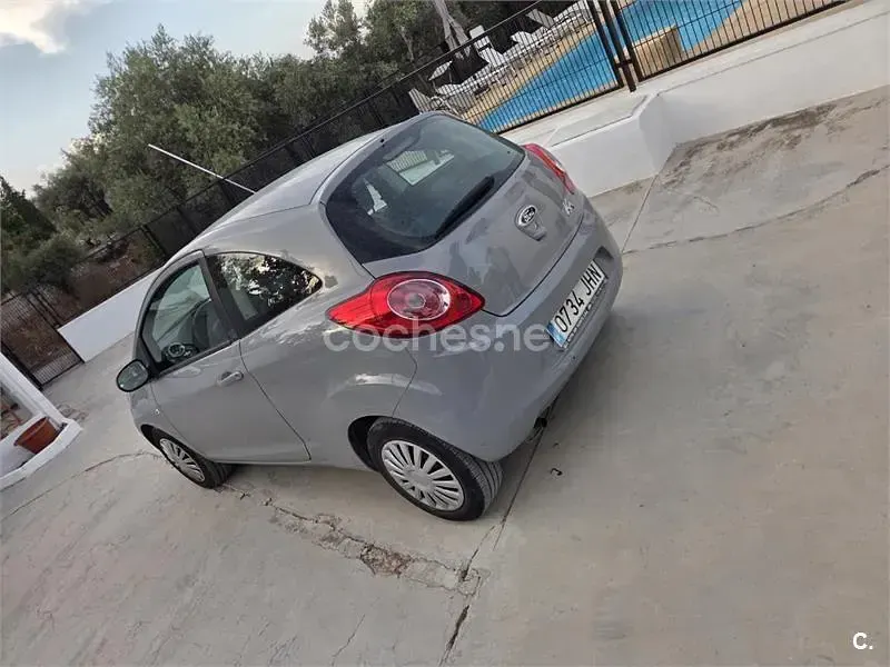 Usado Ford Ka Grand Prix III 69 CV (50 kW) 2015 Gris / plata Berlina