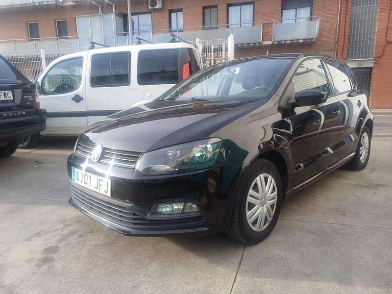 Usado VW Polo Edition 60 CV (44 kW) 2015 Negro Utilitario