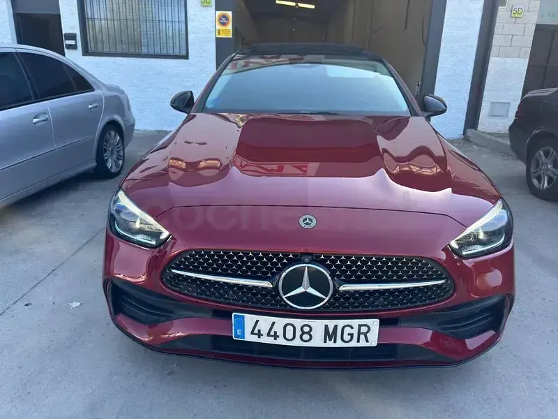 Usado Mercedes C200 163 CV (119 kW) 2023 Granate Berlina