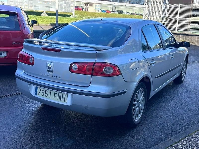 Usado Renault Laguna III Authentique 111 CV (81 kW) 2007 Gris / plata Berlina