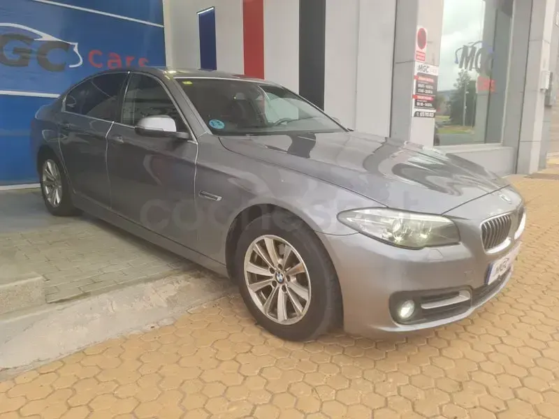 Usado BMW 520 Comfort Edition 190 CV (139 kW) 2015 Gris / plata Berlina