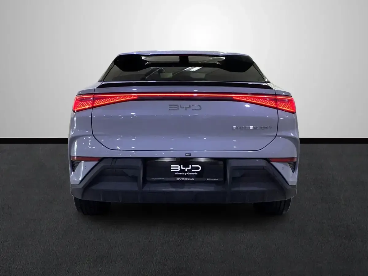 Usado BYD Sealion 7 Design 389 kW (530 CV) 2026 Gris claro SUV