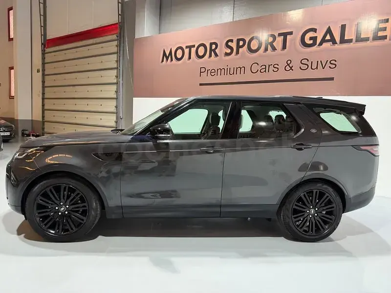 Usado Land Rover Discovery Sport HSE 240 CV (176 kW) 2018 Gris / plata SUV