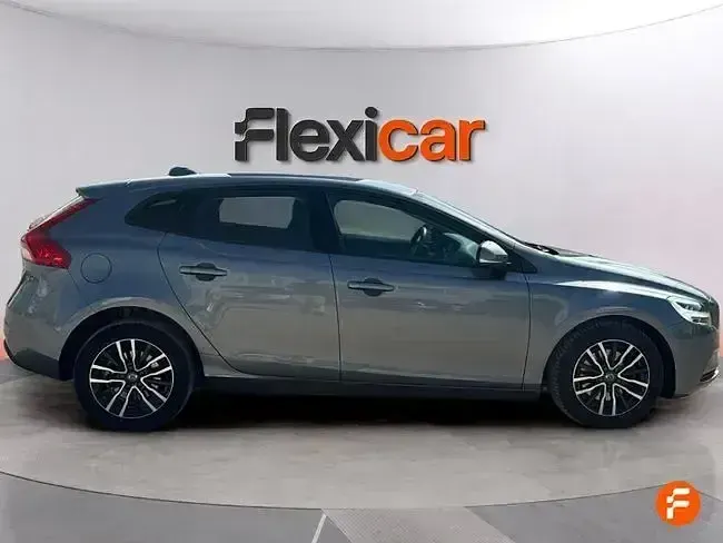 Usado Volvo V40 120 CV (88 kW) 2019 Gris