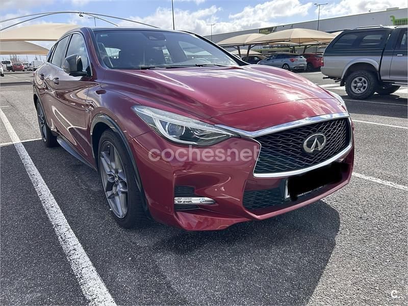 Usado Infiniti Q30 Sport Tech 211 CV (155 kW) 2018 Granate Berlina