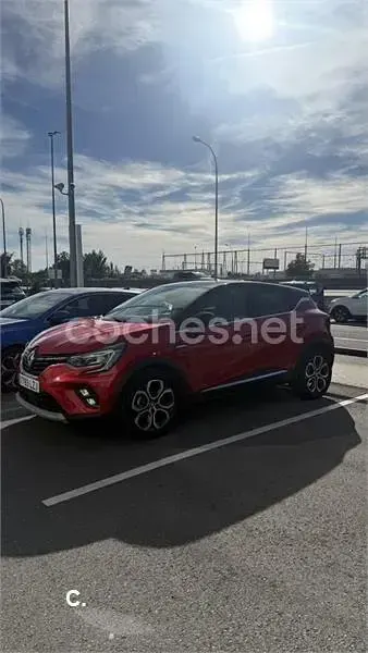 Usado Renault Captur Techno 140 CV (102 kW) 2022 Rojo SUV