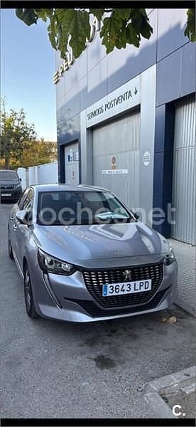Usado Peugeot 208 Style 100 CV (73 kW) 2021 Gris / plata Utilitario