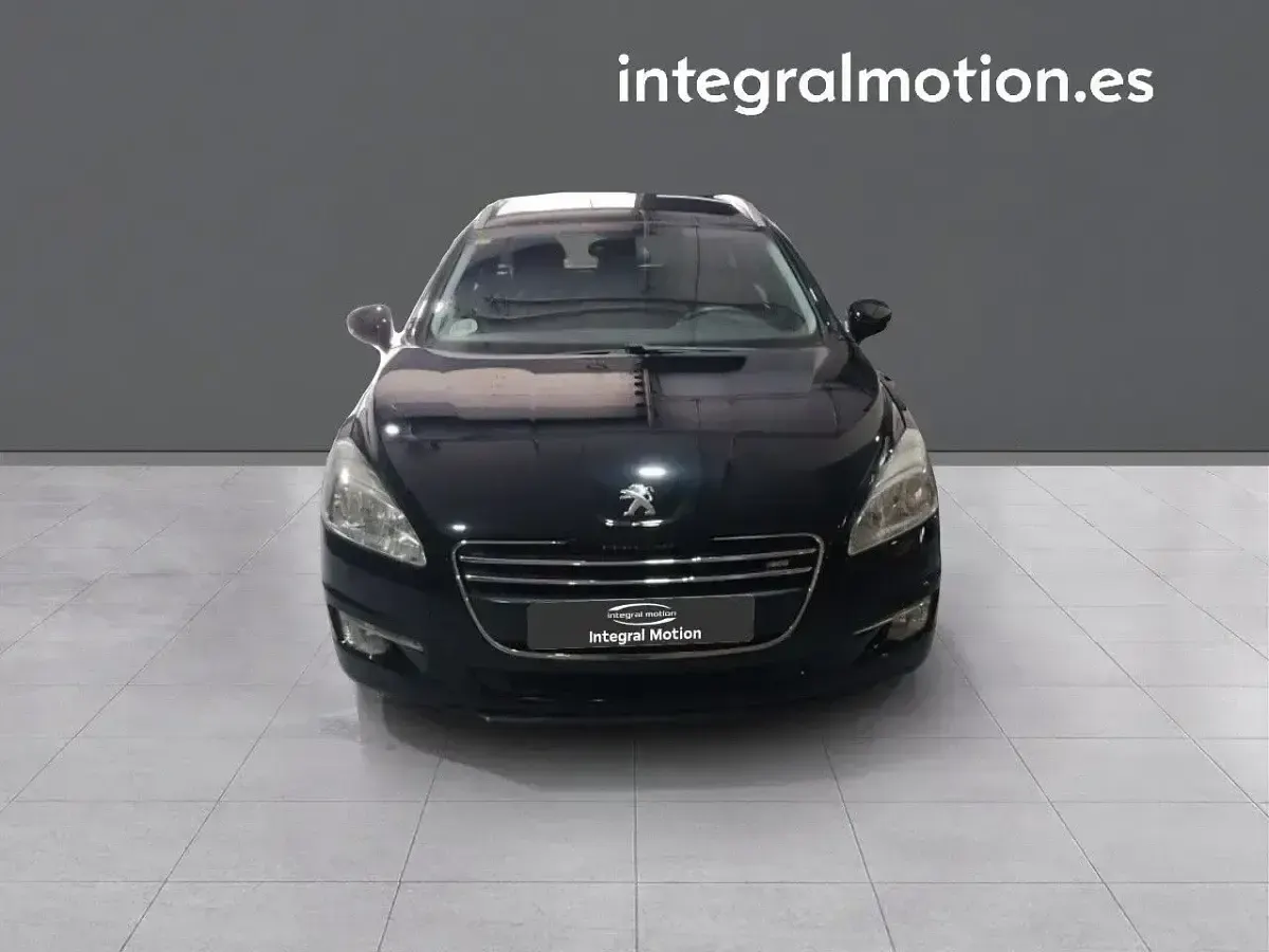 Usado Peugeot 508 SW Active 111 CV (81 kW) 2012 Negro Familiar