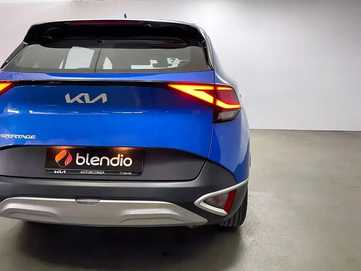 Usado Kia Sportage 115 CV (84 kW) 2022 Azul SUV