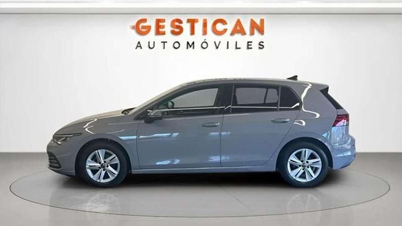 Usado VW Golf VIII Life 110 CV (80 kW) 2022 Gris Utilitario