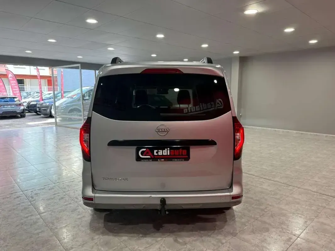 Käytetty Nissan Townstar N-Connecta 131 HP (96 kW) 2025 Harmaa Farmari