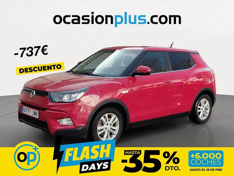 Usado Ssangyong (KGM) Tivoli 115 CV (84 kW) 2016 Rojo SUV
