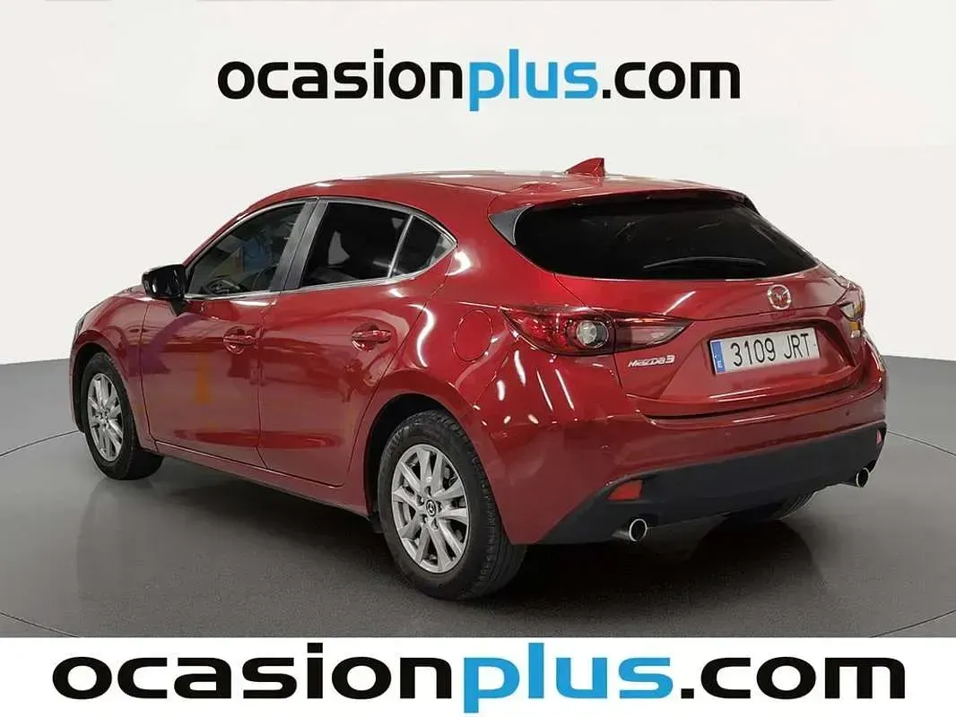 Usado Mazda 3 Style 150 CV (110 kW) 2016 Rojo Utilitario