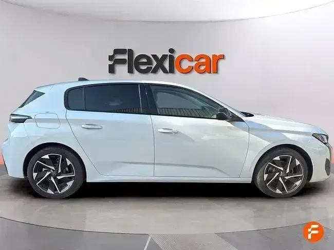 Usado Peugeot 308 Allure 130 CV (95 kW) 2024 Blanco Berlina
