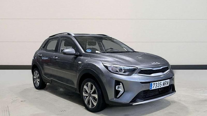 Usado Kia Stonic 101 CV (74 kW) 2024 Gris SUV