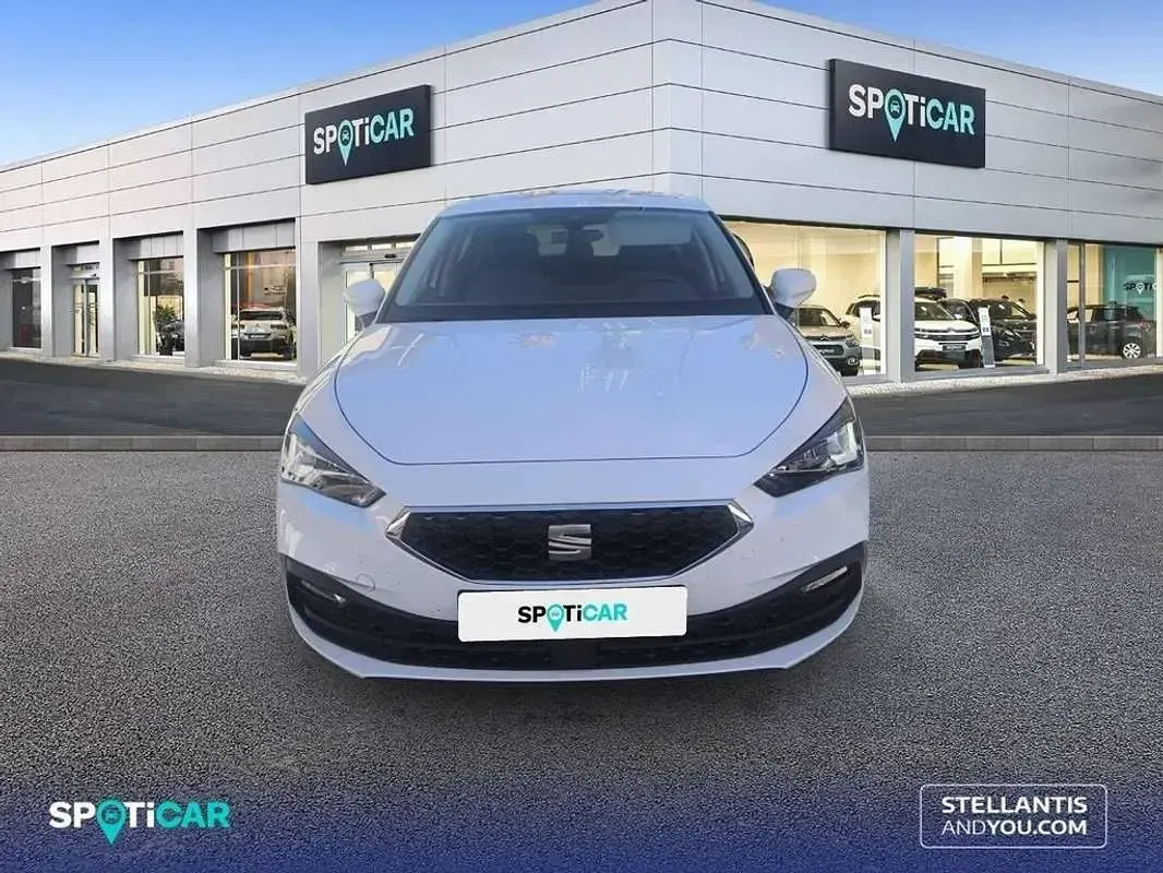 Usado Seat Leon Style 117 CV (86 kW) 2025 Gris Berlina