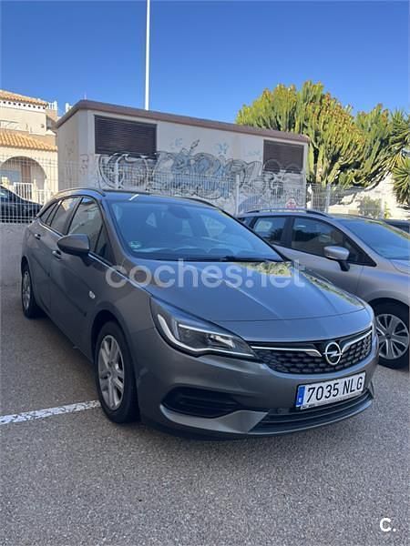 Usado Opel Astra Ultimate 122 CV (89 kW) 2020 Gris / plata Familiar