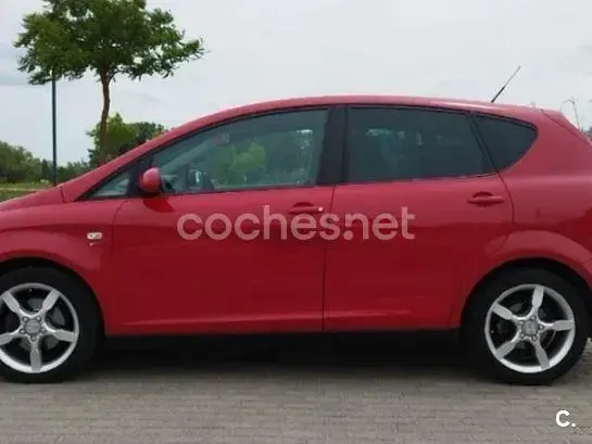 Usado Seat Altea Sport 140 CV (102 kW) 2006 Rojo Monovolumen
