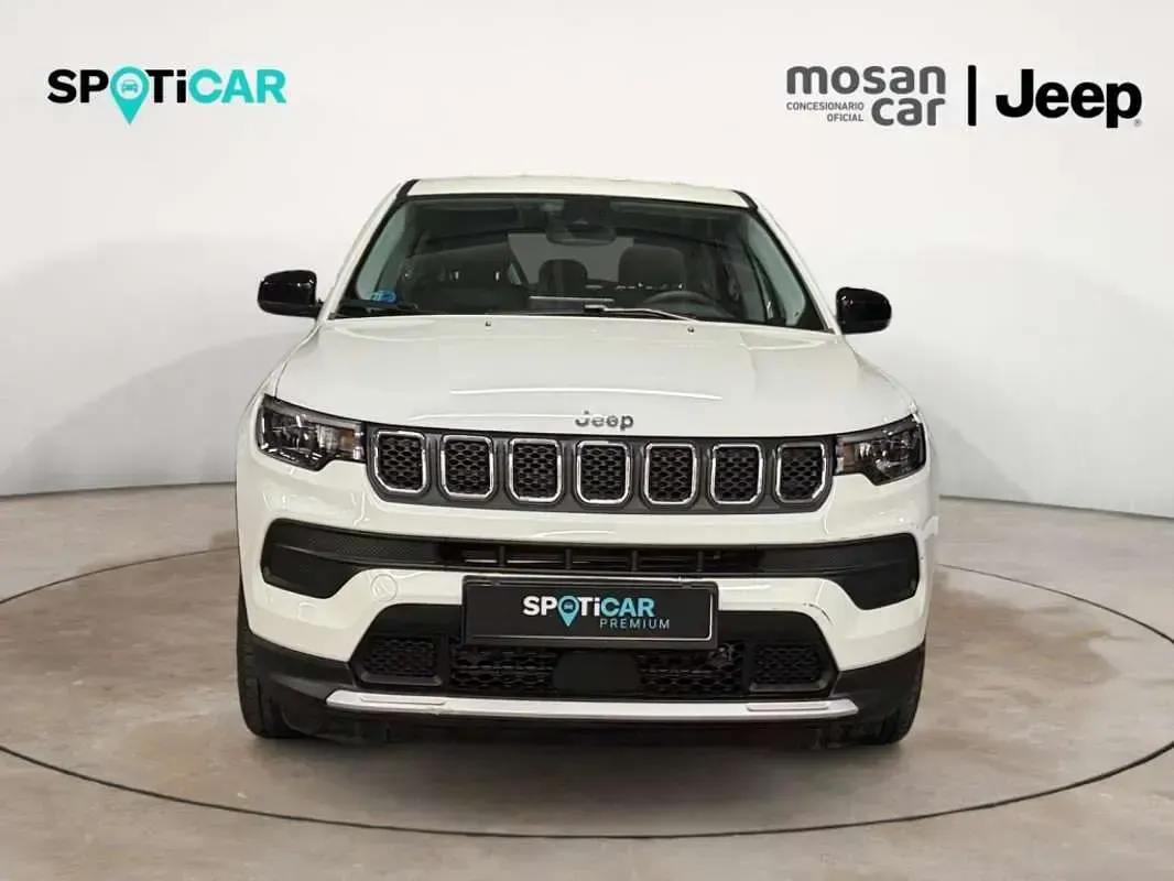 Usado Jeep Compass Altitude 131 CV (96 kW) 2025 Blanco SUV