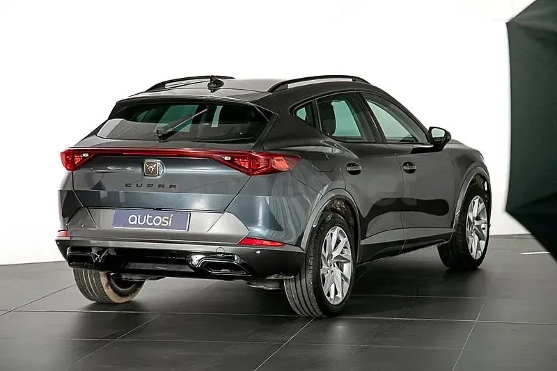 Usado Cupra Formentor 150 CV (110 kW) 2022 Gris / plata SUV