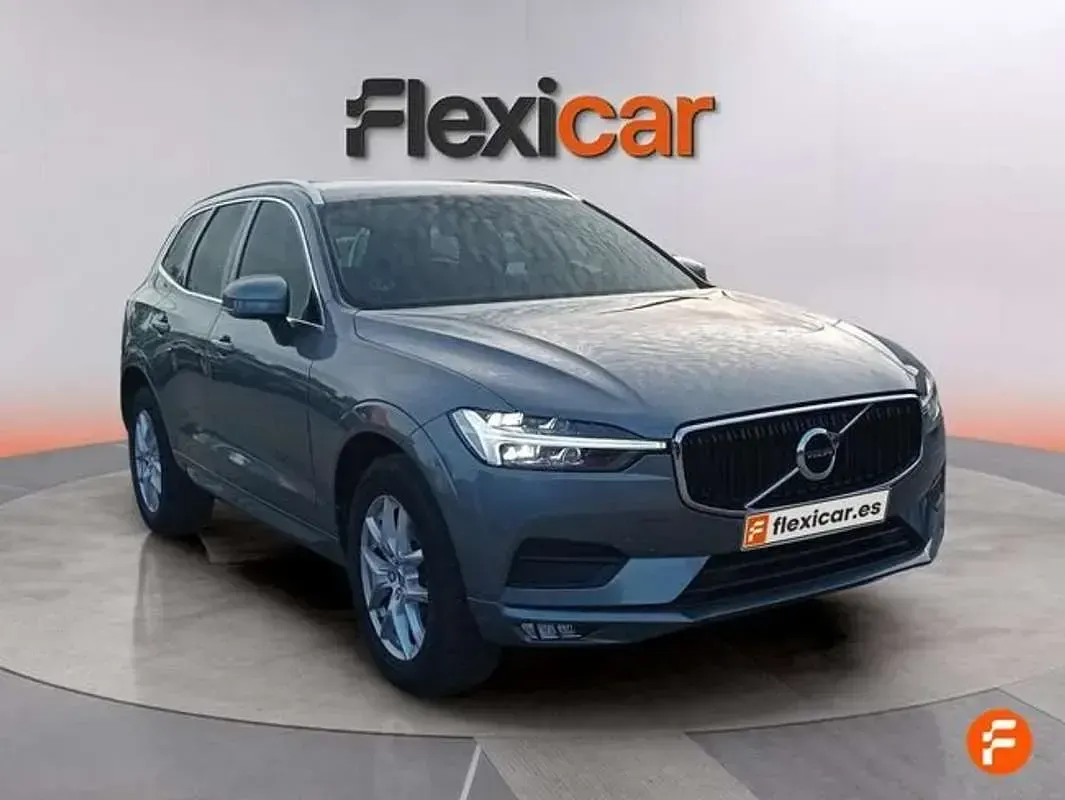Usado Volvo XC60 Momentum 211 CV (155 kW) 2020 Gris SUV