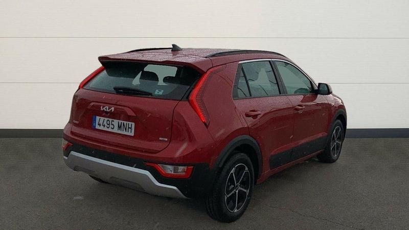 Usado Kia Niro 141 CV (103 kW) 2024 Rojo SUV