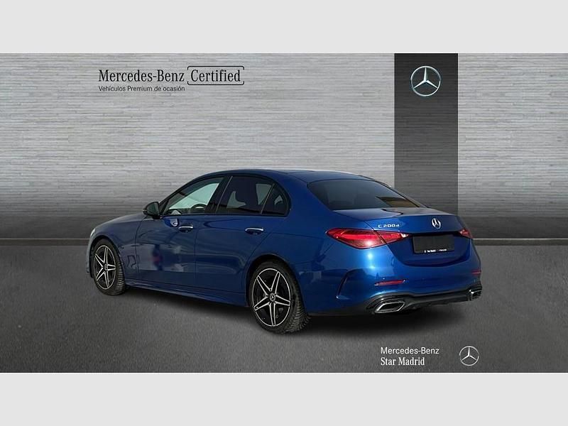 Usado Mercedes C200 163 CV (119 kW) 2022 Azul espectral (metalizado) Berlina