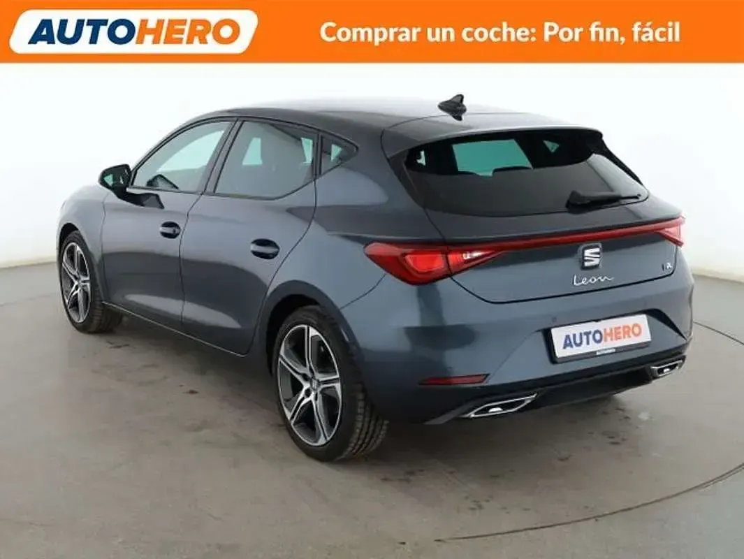 Usado Seat Leon FR 131 CV (96 kW) 2023 Gris Berlina
