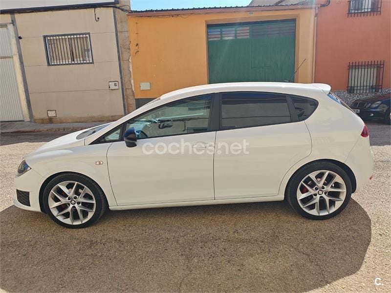 Käytetty Seat Leon Style 125 HP (91 kW) 2010 Valkoinen Viistoperä