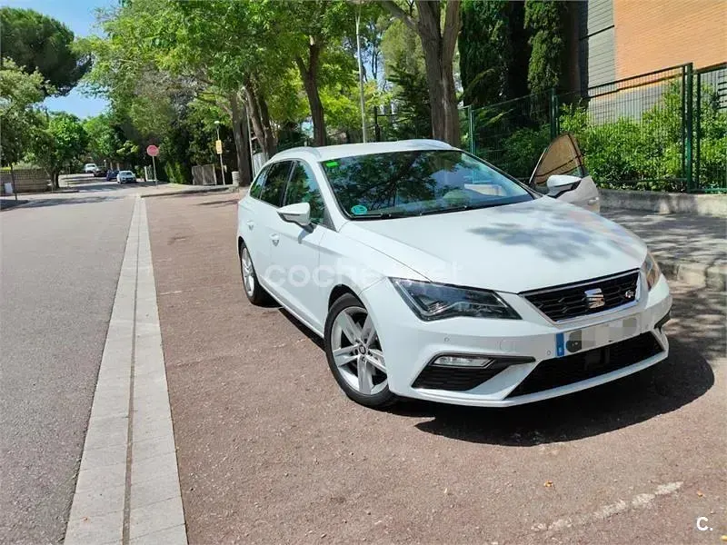Usado Seat Leon ST FR 180 CV (132 kW) 2018 Blanco Familiar