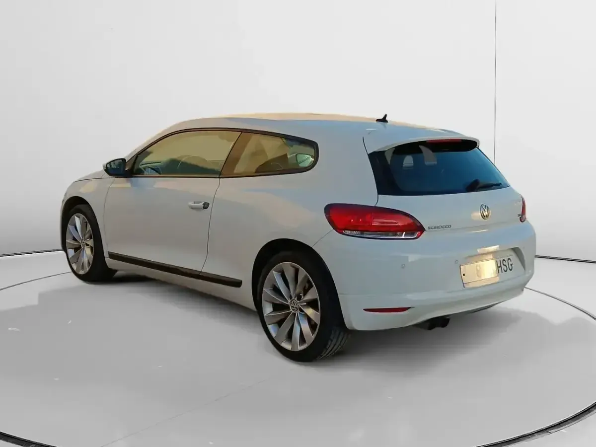 Usado VW Scirocco 122 CV (89 kW) 2013 Blanco Coupe