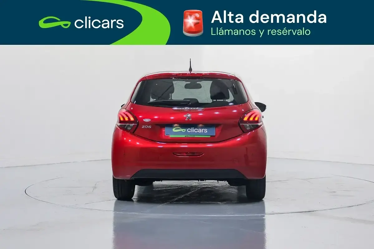 Usado Peugeot 208 Signature Sky 83 CV (61 kW) 2019 Rojo Utilitario