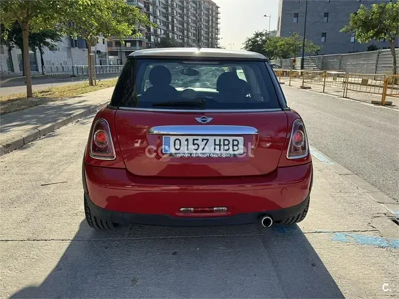 Usado Mini Cooper D 110 CV (80 kW) 2010 Rojo Utilitario