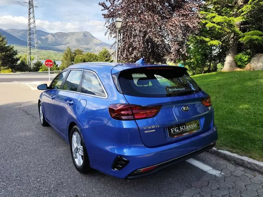 Usado Kia Ceed 116 CV (85 kW) 2020 Azul Utilitario